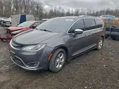 2C4RC1N71JR258433 2018 CHRYSLER PACIFICA
