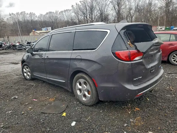 2C4RC1N71JR258433 2018 CHRYSLER PACIFICA - Image 2
