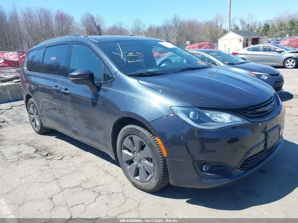 2C4RC1N71KR722189 2019 CHRYSLER PACIFICA - Image 1