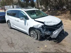2C4RC1N71LR230232 2020 CHRYSLER PACIFICA