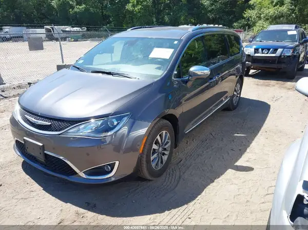 2C4RC1N71LR233891 2020 CHRYSLER PACIFICA - Image 2