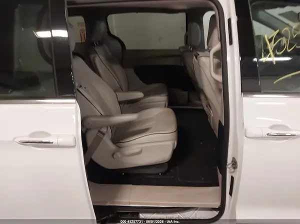 2C4RC1N72HR689597 2017 CHRYSLER PACIFICA - Image 8