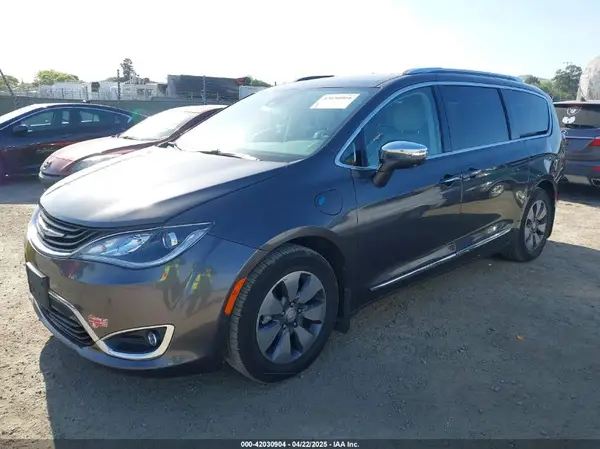 2C4RC1N72HR723781 2017 CHRYSLER PACIFICA - Image 2