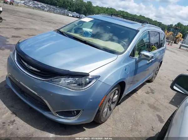 2C4RC1N72HR727698 2017 CHRYSLER PACIFICA - Image 2