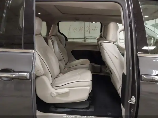 2C4RC1N72JR130895 2018 CHRYSLER PACIFICA - Image 8