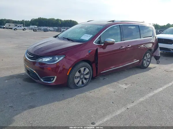 2C4RC1N72JR213162 2018 CHRYSLER PACIFICA - Image 2