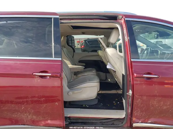 2C4RC1N72JR213162 2018 CHRYSLER PACIFICA - Image 8