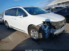 2C4RC1N72JR229491 2018 CHRYSLER PACIFICA