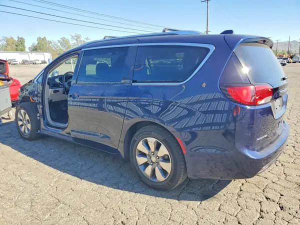 2C4RC1N72JR236599 2018 CHRYSLER PACIFICA - Image 2