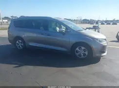 2C4RC1N72JR236814 2018 CHRYSLER PACIFICA