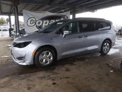 2C4RC1N72JR237722 2018 CHRYSLER PACIFICA