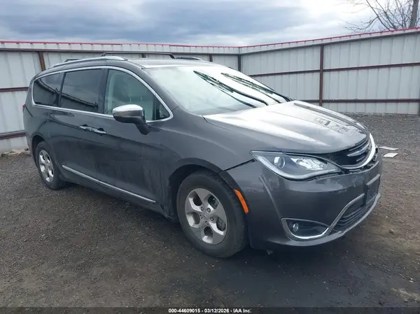 2C4RC1N72JR278190 2018 CHRYSLER PACIFICA - Image 1