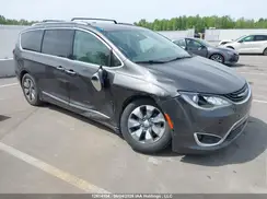2C4RC1N72JR289755 2018 CHRYSLER PACIFICA