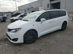 2C4RC1N72KR668773 2019 CHRYSLER PACIFICA