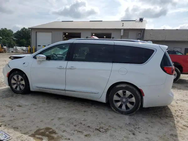 2C4RC1N72KR715686 2019 CHRYSLER PACIFICA - Image 2