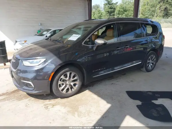 2C4RC1N72MR548474 2021 CHRYSLER PACIFICA - Image 2