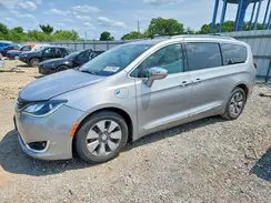 2C4RC1N73HR685011 2017 CHRYSLER PACIFICA