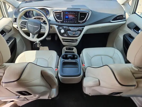 2C4RC1N73HR685011 2017 CHRYSLER PACIFICA - Image 8