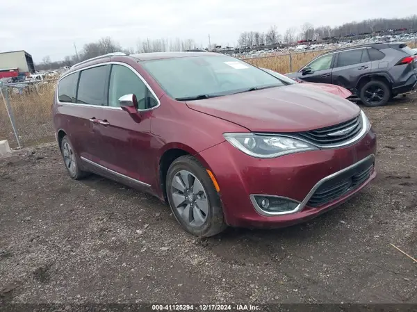 2C4RC1N73HR689530 2017 CHRYSLER PACIFICA - Image 1