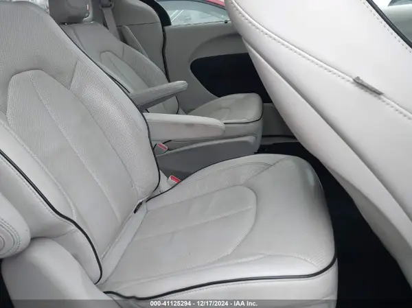 2C4RC1N73HR689530 2017 CHRYSLER PACIFICA - Image 8