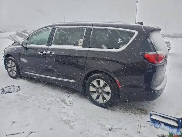 2C4RC1N73HR710960 2017 CHRYSLER PACIFICA - Image 2