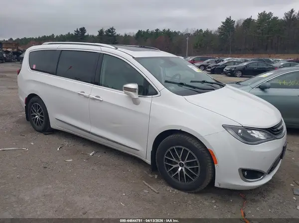 2C4RC1N73JR130713 2018 CHRYSLER PACIFICA - Image 1