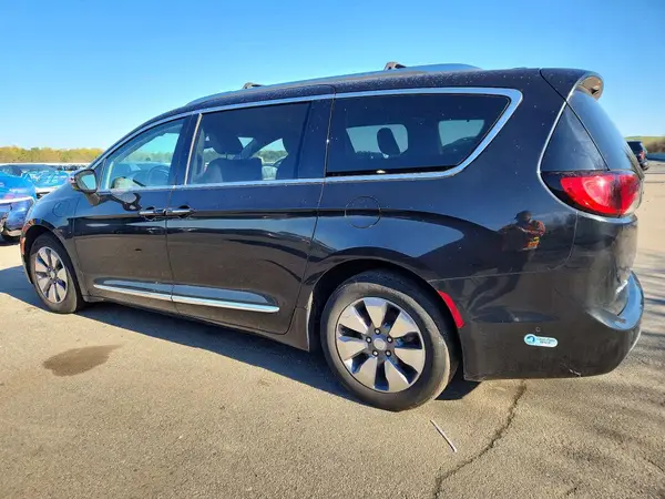 2C4RC1N73JR133434 2018 CHRYSLER PACIFICA - Image 2