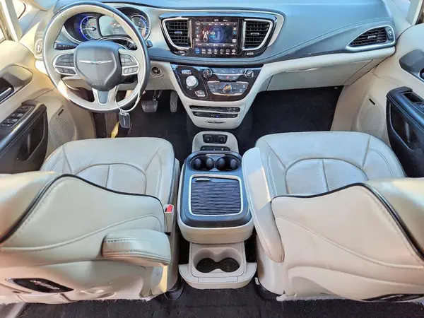 2C4RC1N73JR133434 2018 CHRYSLER PACIFICA - Image 8