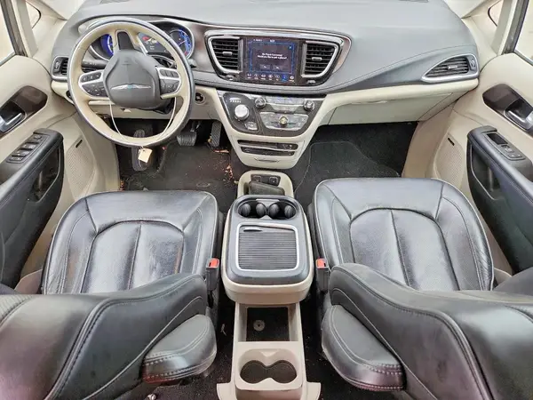2C4RC1N73JR157717 2018 CHRYSLER PACIFICA - Image 8