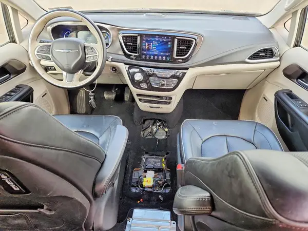 2C4RC1N73JR178485 2018 CHRYSLER PACIFICA - Image 8