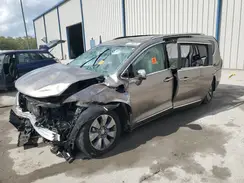 2C4RC1N73JR230374 2018 CHRYSLER PACIFICA