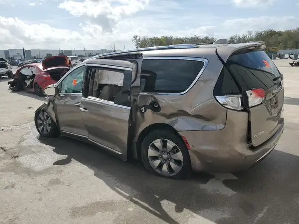 2C4RC1N73JR230374 2018 CHRYSLER PACIFICA - Image 2