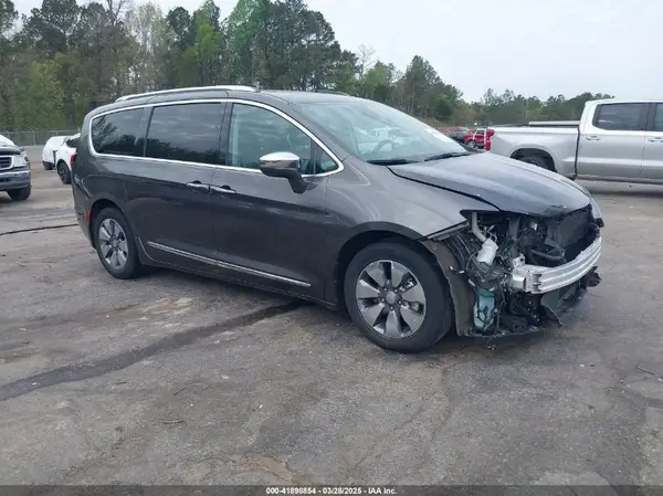 2C4RC1N73JR262290 2018 CHRYSLER PACIFICA - Image 1