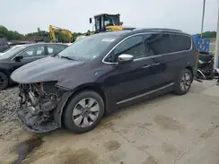 2C4RC1N73JR278229 2018 CHRYSLER PACIFICA