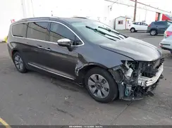 2C4RC1N73KR681595 2019 CHRYSLER PACIFICA
