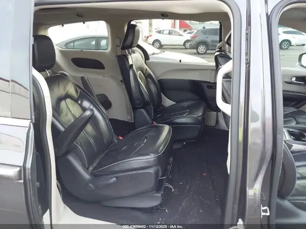 2C4RC1N73KR681595 2019 CHRYSLER PACIFICA - Image 8