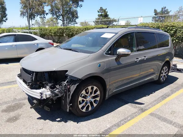 2C4RC1N73PR584341 2023 CHRYSLER PACIFICA - Image 2