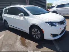 2C4RC1N74HR686152 2017 CHRYSLER PACIFICA