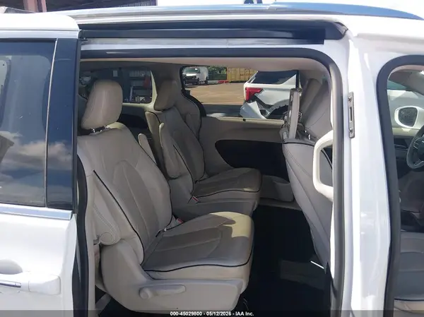 2C4RC1N74HR686152 2017 CHRYSLER PACIFICA - Image 8