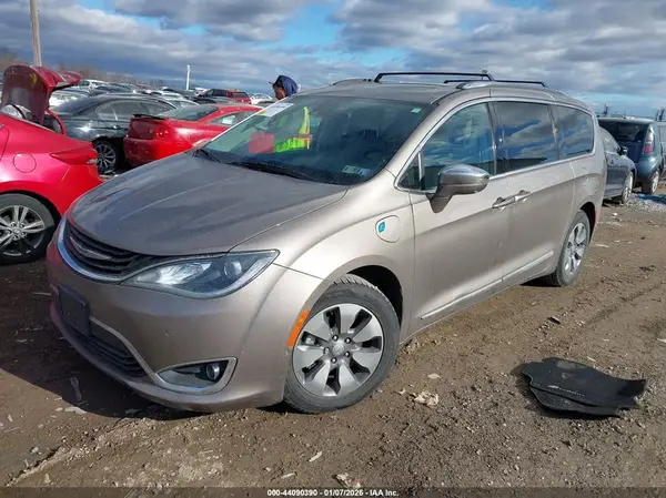 2C4RC1N74HR709249 2017 CHRYSLER PACIFICA - Image 2