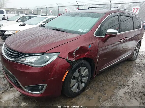 2C4RC1N74HR709512 2017 CHRYSLER PACIFICA - Image 2