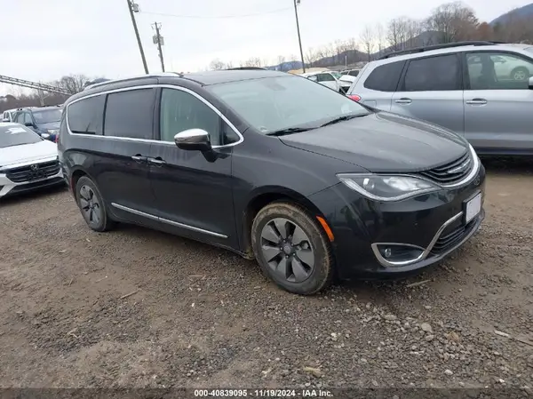 2C4RC1N74HR723796 2017 CHRYSLER PACIFICA - Image 1