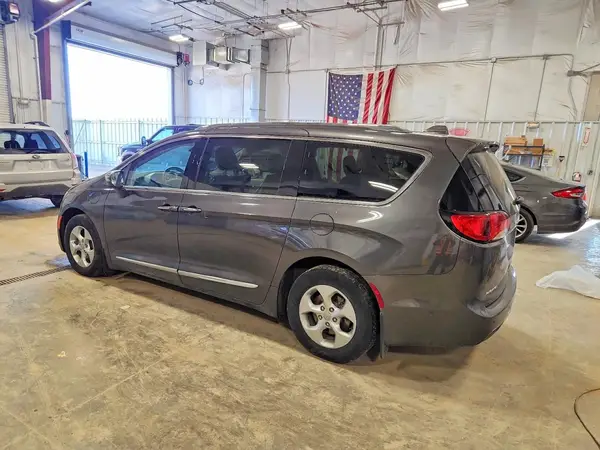 2C4RC1N74HR736130 2017 CHRYSLER PACIFICA - Image 2