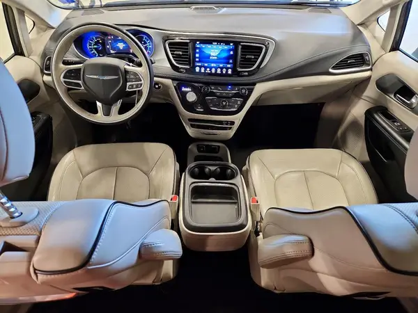 2C4RC1N74HR736130 2017 CHRYSLER PACIFICA - Image 8