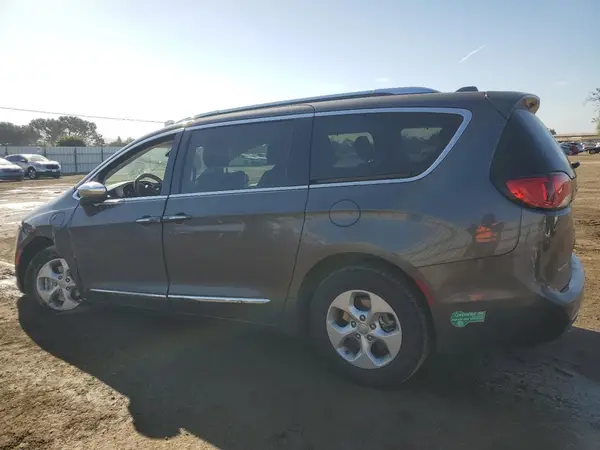 2C4RC1N74HR758256 2017 CHRYSLER PACIFICA - Image 2