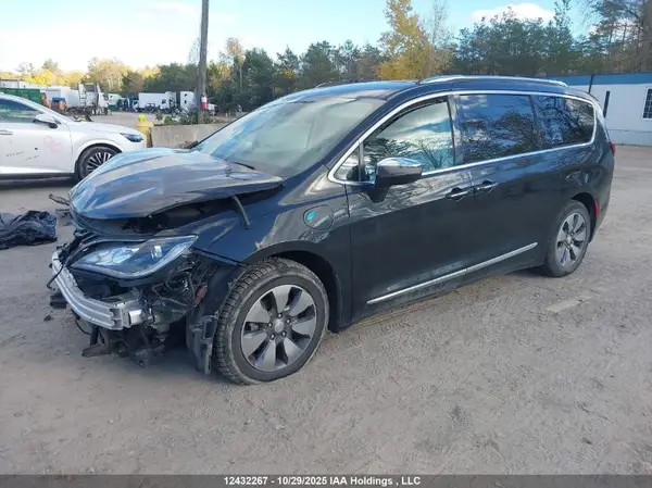 2C4RC1N74HR779107 2017 CHRYSLER PACIFICA - Image 2