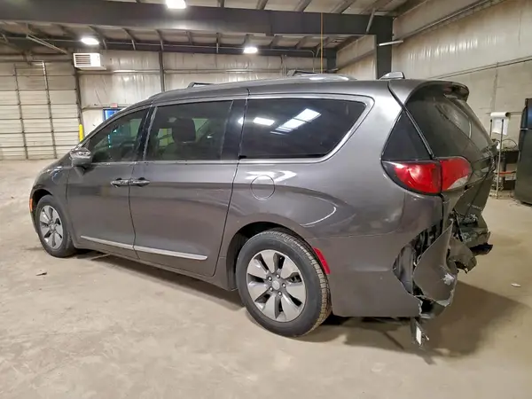 2C4RC1N74JR169696 2018 CHRYSLER PACIFICA - Image 2