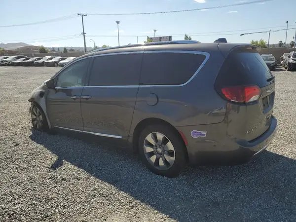2C4RC1N74JR213695 2018 CHRYSLER PACIFICA - Image 2