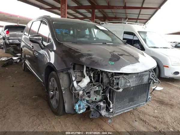 2C4RC1N74JR229637 2018 CHRYSLER PACIFICA - Image 1