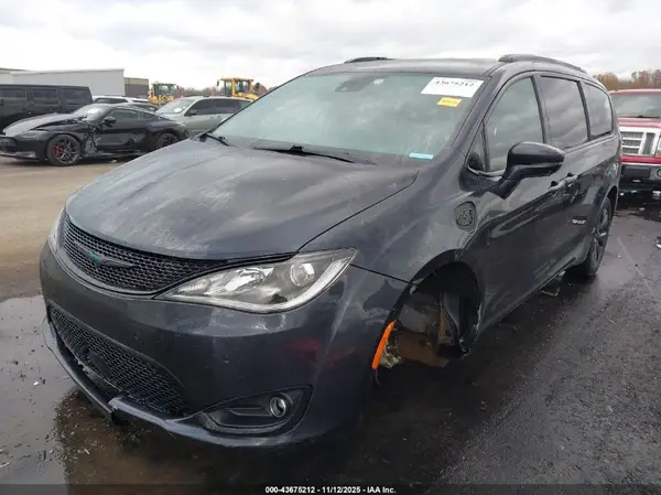 2C4RC1N74LR251205 2020 CHRYSLER PACIFICA - Image 2